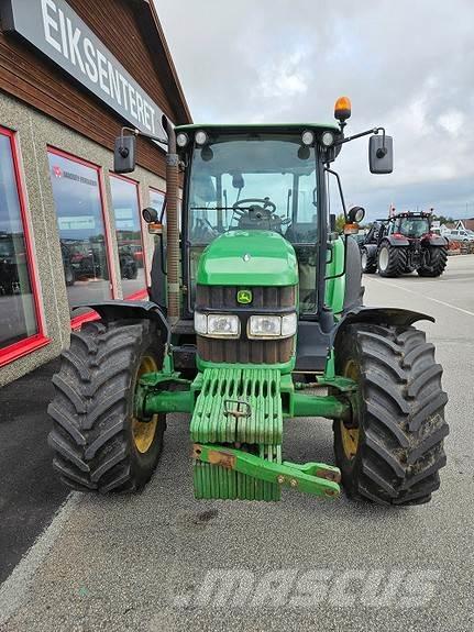 John Deere 5820 Traktorer