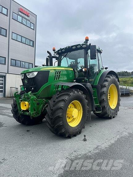 John Deere 6215R Traktorer