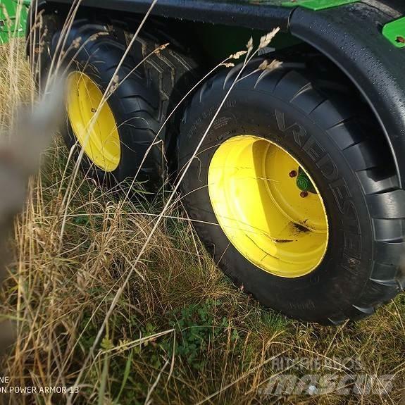 John Deere C441R Rundbalspressar