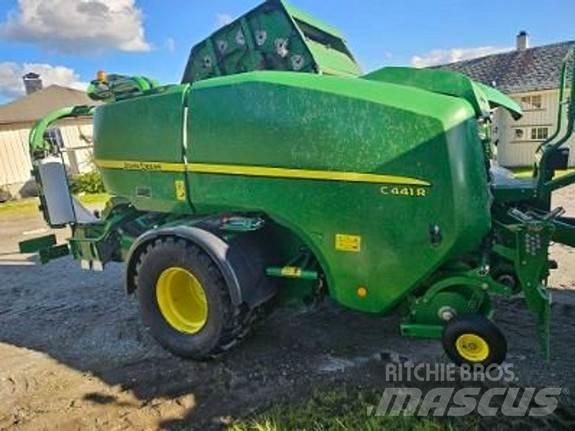 John Deere C441R Rundbalspressar
