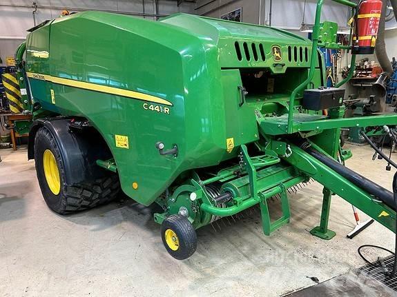 John Deere C441R Rundbalspressar