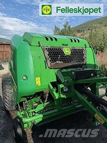 John Deere F440R Rundbalspressar