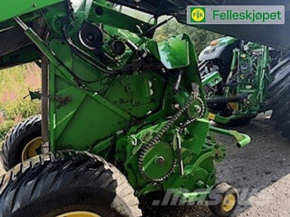 John Deere F440R Rundbalspressar