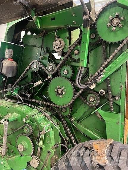 John Deere F441 Rundbalspressar