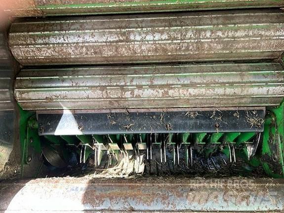 John Deere F441 Rundbalspressar