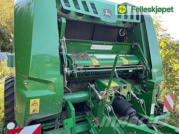 John Deere V451r Rundbalspressar