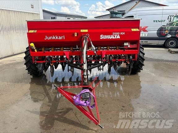 Junkkari KH 2500 Fast- och kletgödselspridare