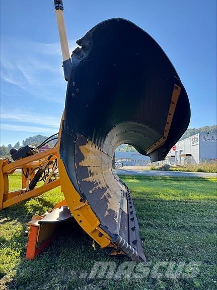 Meiren 2011 Snöblad och plogar