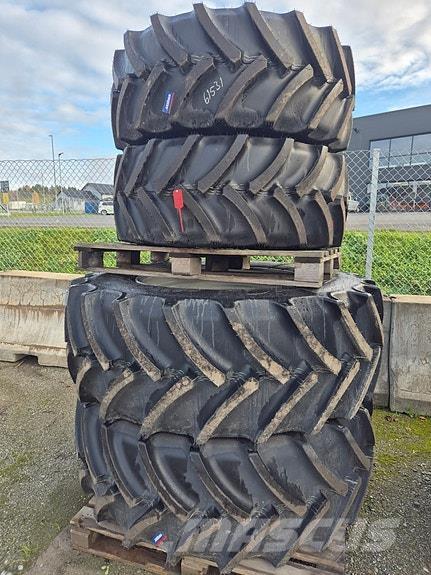 Mitas  Däck, hjul och fälgar