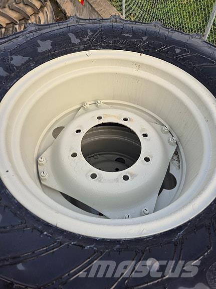 Mitas  Däck, hjul och fälgar