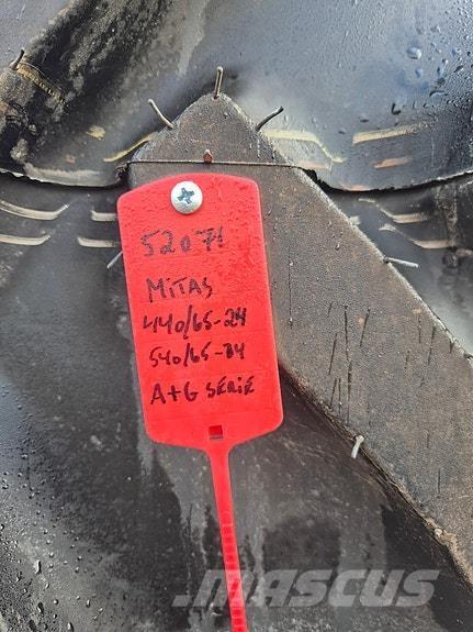 Mitas  Däck, hjul och fälgar