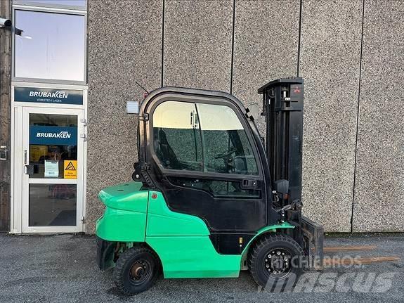 Mitsubishi FD25N Dieselmotviktstruckar