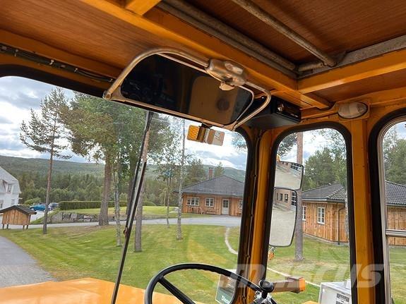 Moxy D16 B Midjestyrd dumper