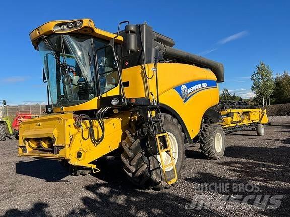 New Holland CX5080 Skördetröskor