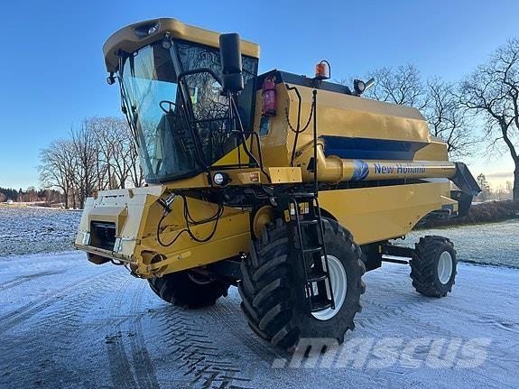 New Holland TC5050 Skördetröskor