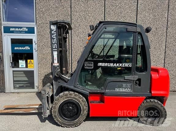 Nissan DF32 14436 Dieselmotviktstruckar