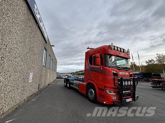 Scania R650B6x4NB Lastväxlare med kabellift