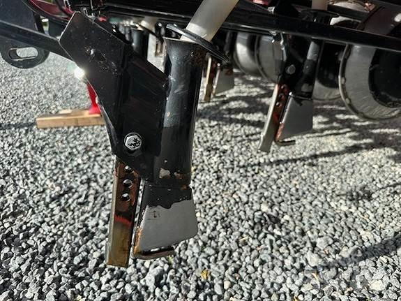 Simulta 2500LB Mineralgödselspridare
