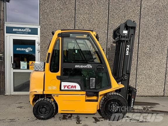 TCM FD25 Dieselmotviktstruckar