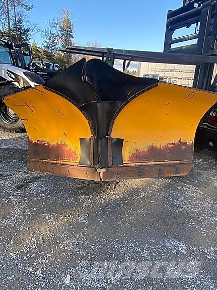 Tellefsdal 2700 V Snöblad och plogar