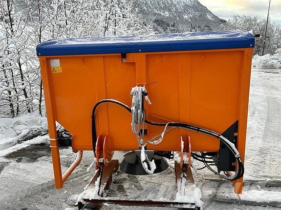  Traxos S15 VEP-490 Sand- och saltspridare