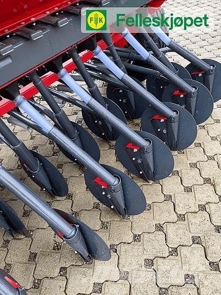 Tume CK 3000 Fast- och kletgödselspridare