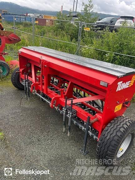 Tume CK3000 Mineralgödselspridare