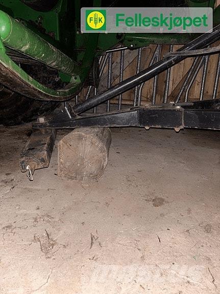 Tume kl 2500 Fast- och kletgödselspridare