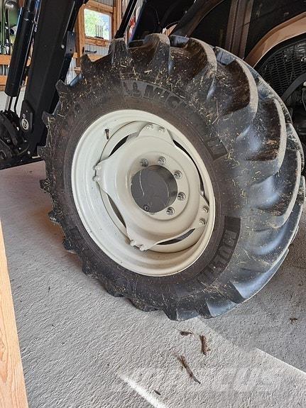 Valtra  Traktorer