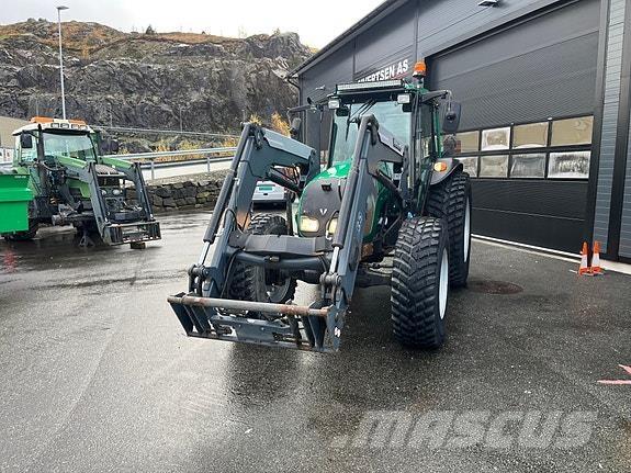 Valtra A83 Traktorer