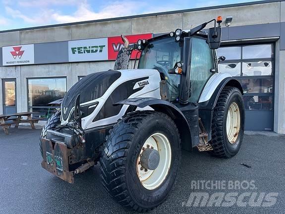 Valtra T174 Versu Traktorer