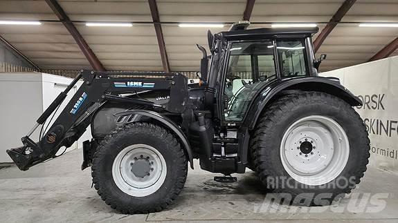 Valtra T182 Traktorer