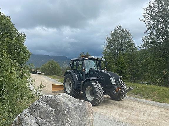 Valtra T203 Traktorer