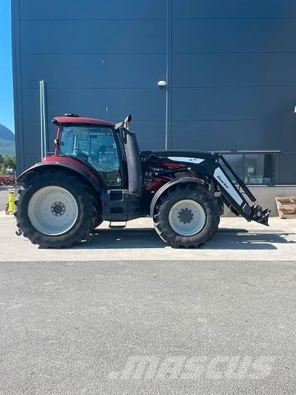 Valtra T214 Traktorer