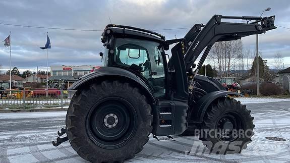 Valtra T235 Traktorer