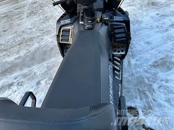 Yamaha Viking 5 Snöskotrar