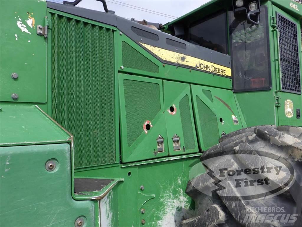 John Deere 643L Fällare-läggare