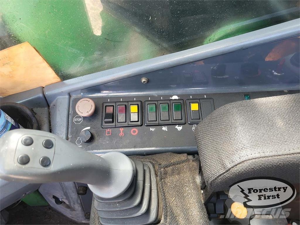 John Deere 753J Fällare-läggare