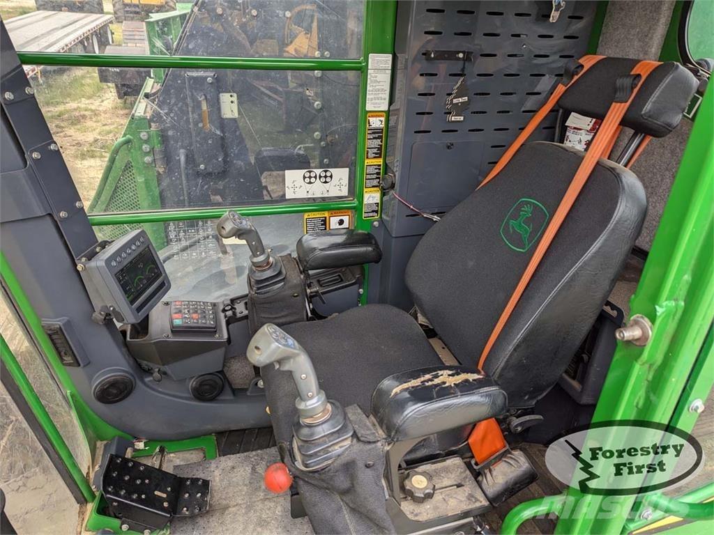 John Deere 853M Fällare-läggare