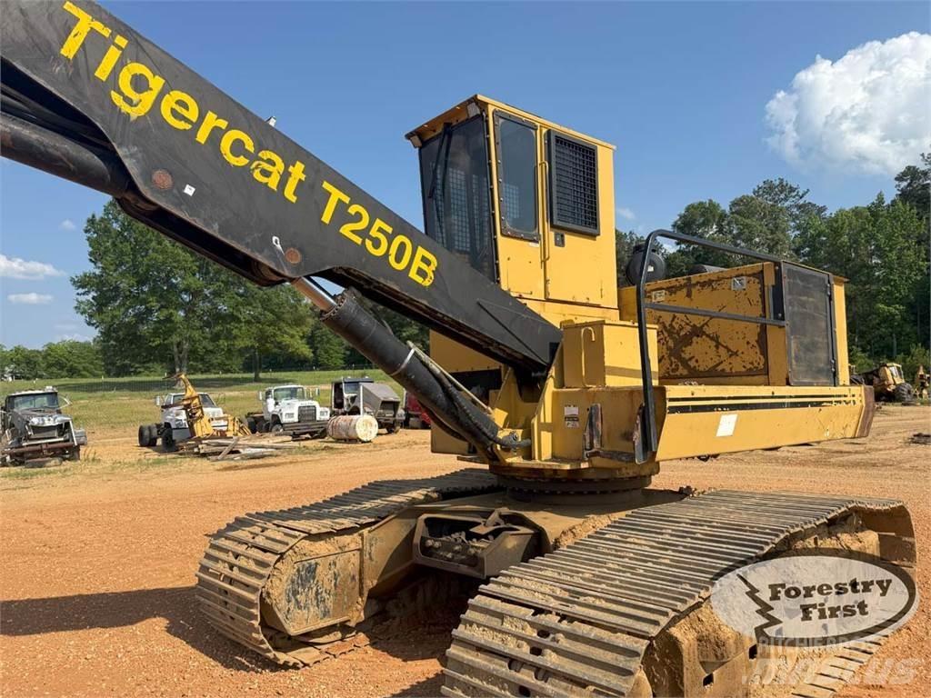 Tigercat T250B Terminal Lastare