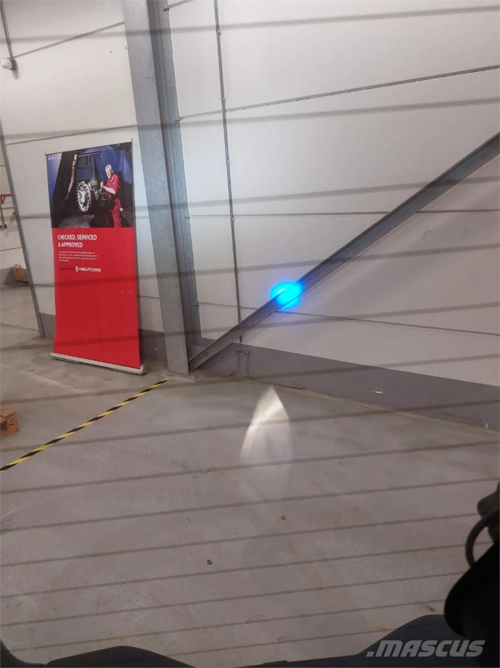 Linde E30L-01 Elmotviktstruckar