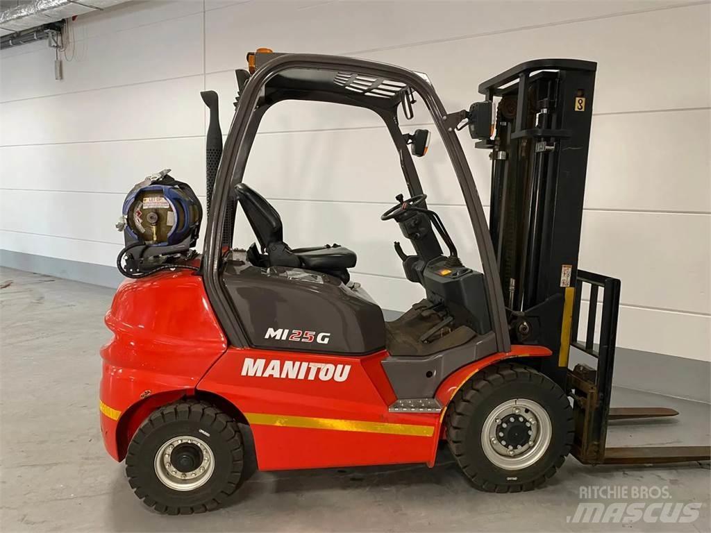 Manitou MI25G Gasolmotviktstruckar