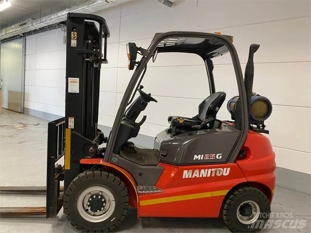 Manitou MI25G Gasolmotviktstruckar