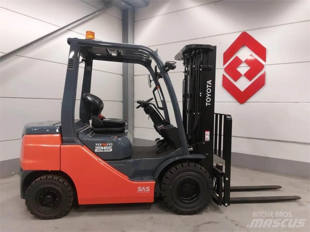 Toyota 52-8FDF25 Dieselmotviktstruckar