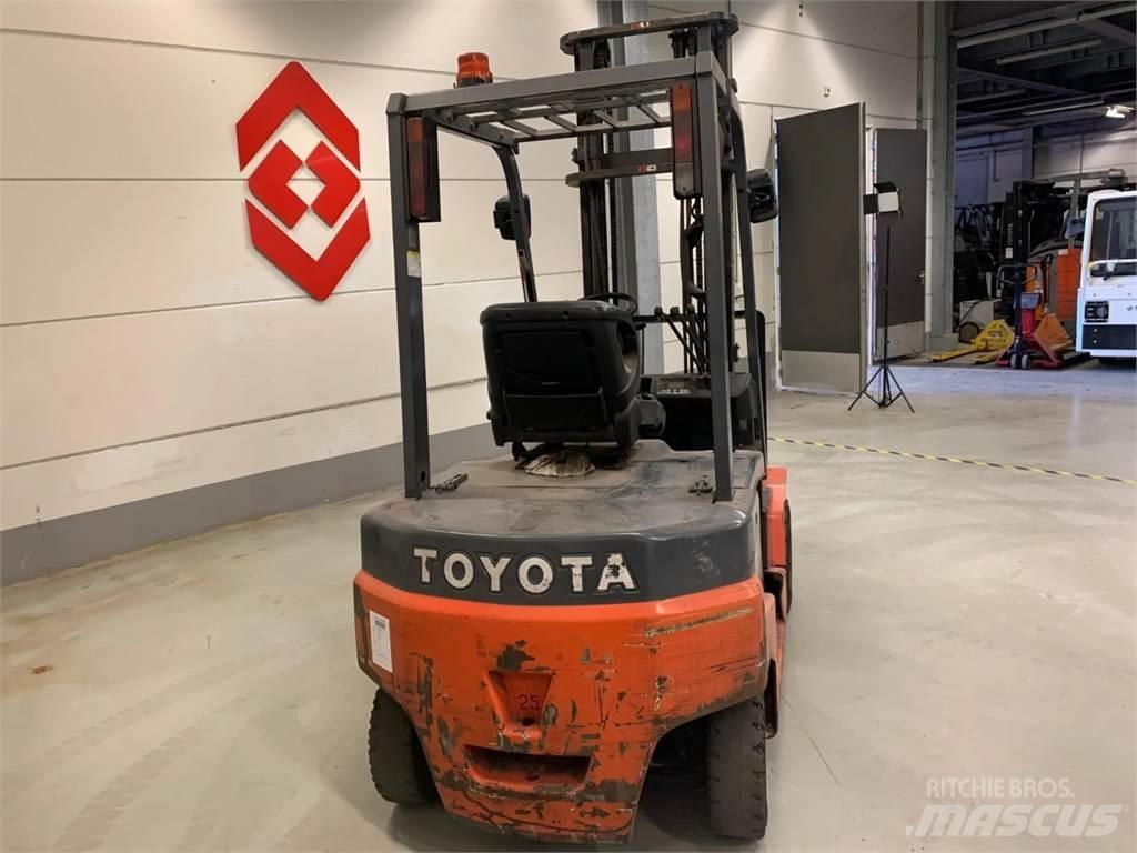 Toyota 8FBN25 Elmotviktstruckar