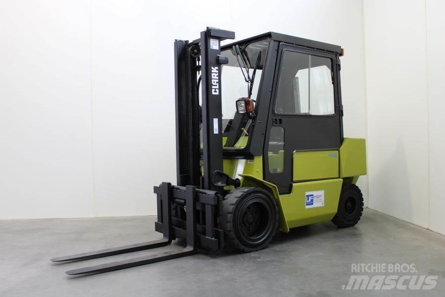 Clark DPM 30 Dieselmotviktstruckar