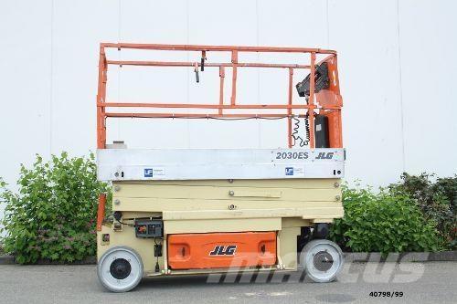 JLG 2030 ES Saxliftar