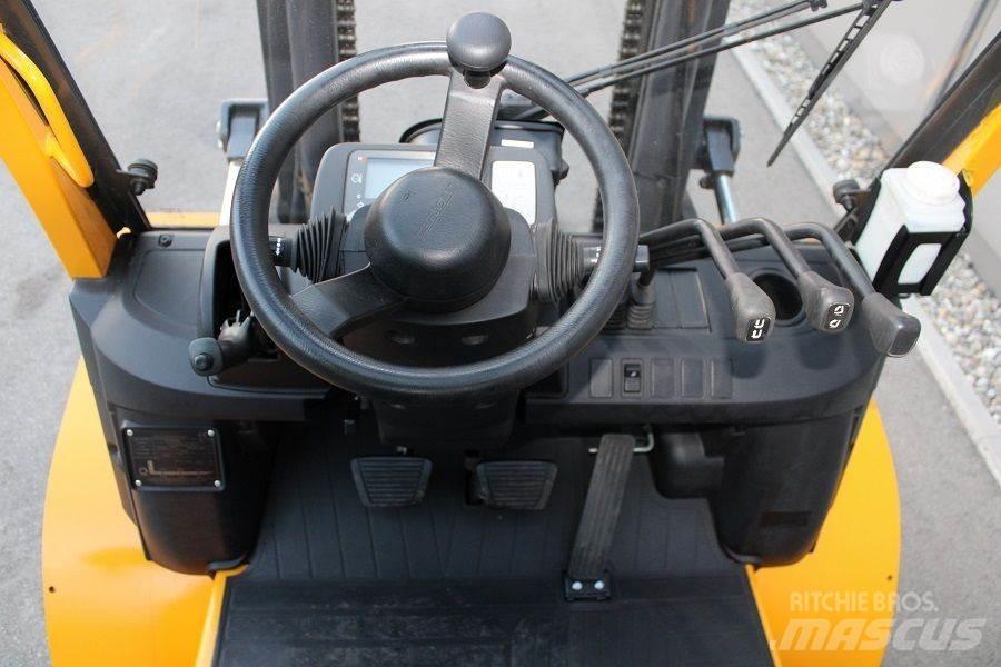 TCM D-1-F-A-40-Q Dieselmotviktstruckar