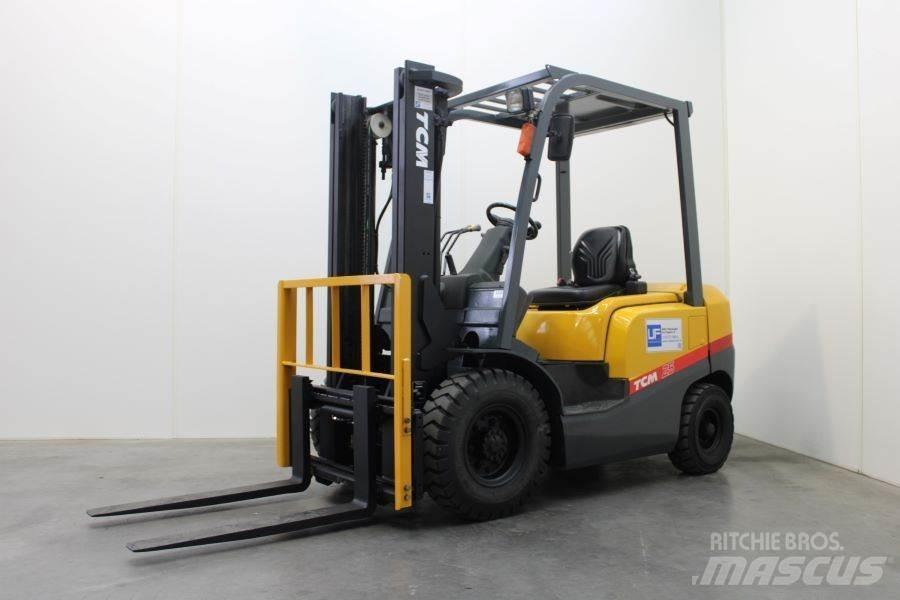 TCM FD 25 T 3 Dieselmotviktstruckar