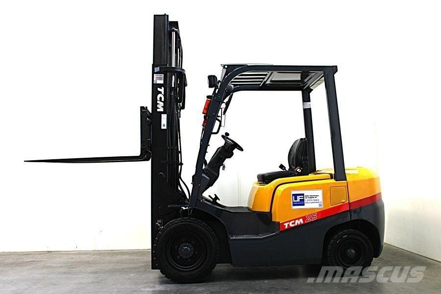 TCM FD 25 T 3 Dieselmotviktstruckar